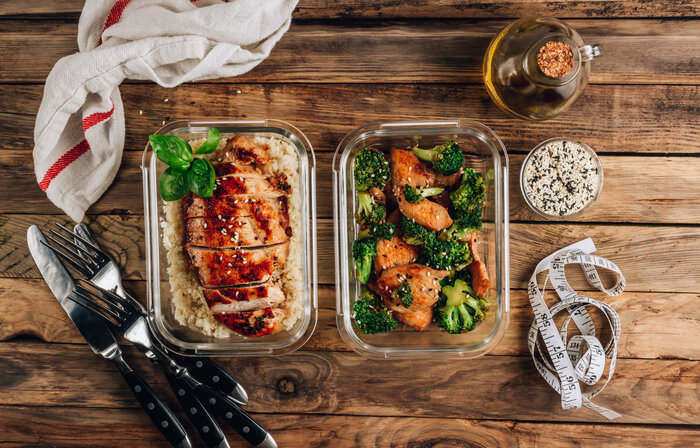 Keto lunchboxes - grilled chicken with cauliflower rice and broccoli