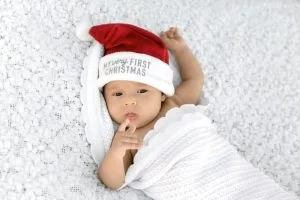 11 Unique Ways To Capture Baby Milestones In Pictures 7 babys first christmas